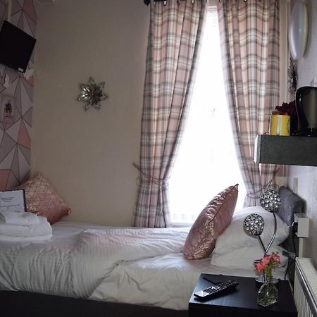 Friends Hotel Μπλάκπουλ Εξωτερικό φωτογραφία