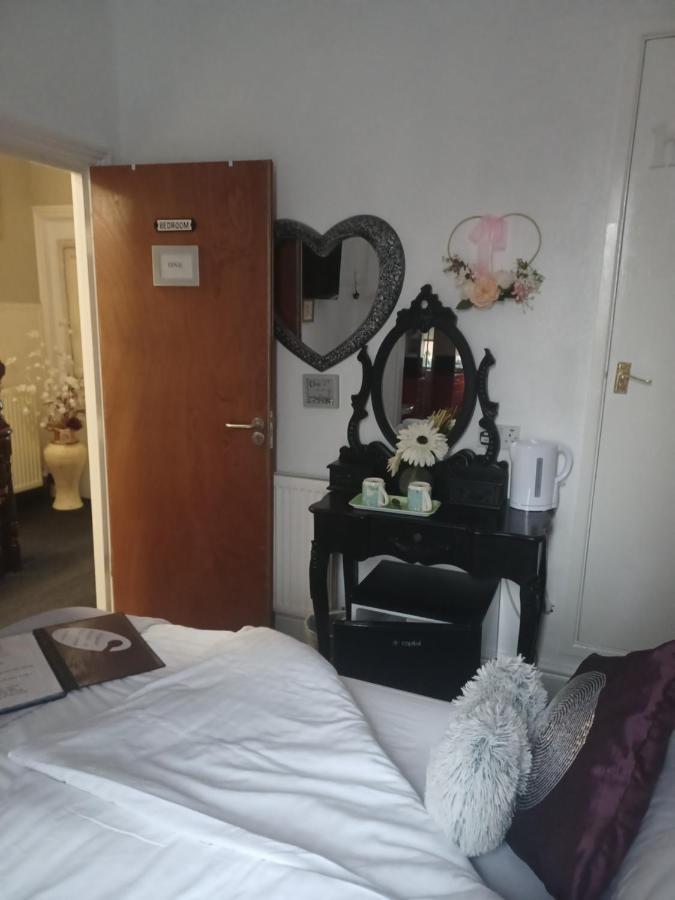 Friends Hotel Μπλάκπουλ Εξωτερικό φωτογραφία