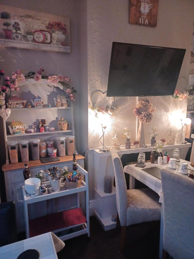 Friends Hotel Μπλάκπουλ Εξωτερικό φωτογραφία